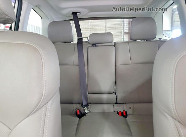 JF2SJAHC5GH489065 2016 SUBARU FORESTER White Rear seats view
