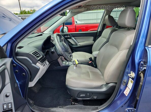 JF2SJAJC7JH415597 2018 SUBARU FORESTER Blue Widok wnętrza z przodu