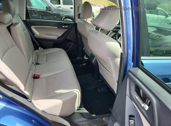 JF2SJAJC7JH415597 2018 SUBARU FORESTER Blue Widok wnętrza z tyłu