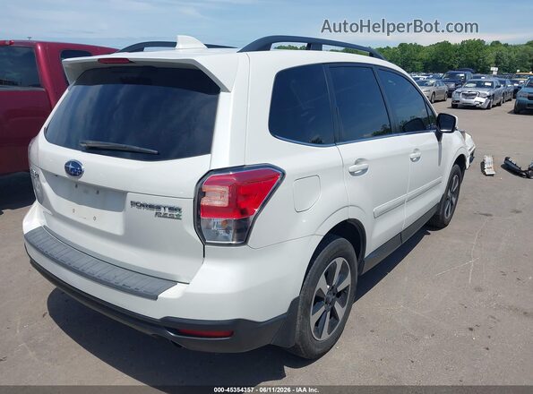 JF2SJAJC8HH464365 2017 SUBARU FORESTER White 
