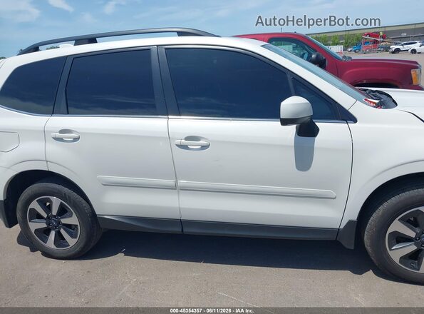 JF2SJAJC8HH464365 2017 SUBARU FORESTER White 