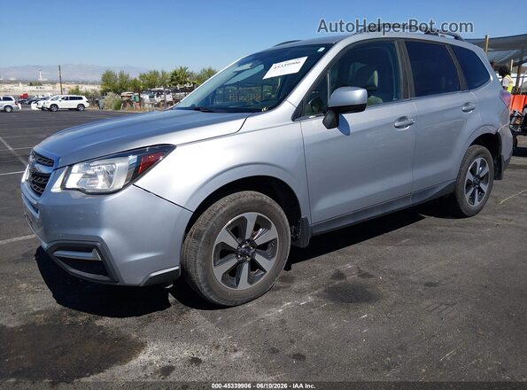 JF2SJAJC9JH518777 2018 SUBARU FORESTER Silver Front left