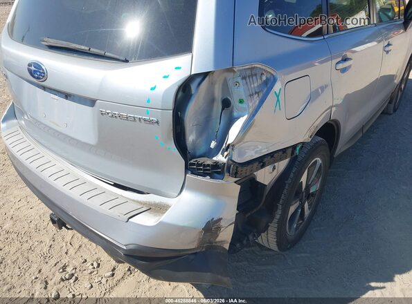 JF2SJALC7JH422417 2018 SUBARU FORESTER Silver Front view