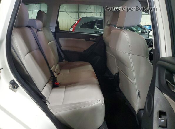 JF2SJARCXHH509939 2017 SUBARU FORESTER White Widok wnętrza z tyłu