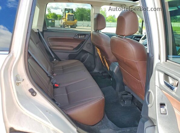 JF2SJATC1HH534561 2017 SUBARU FORESTER White Widok wnętrza z tyłu