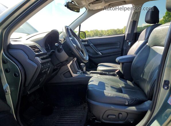 JF2SJAWC1HH549797 2017 SUBARU FORESTER Green Вид салону спереду