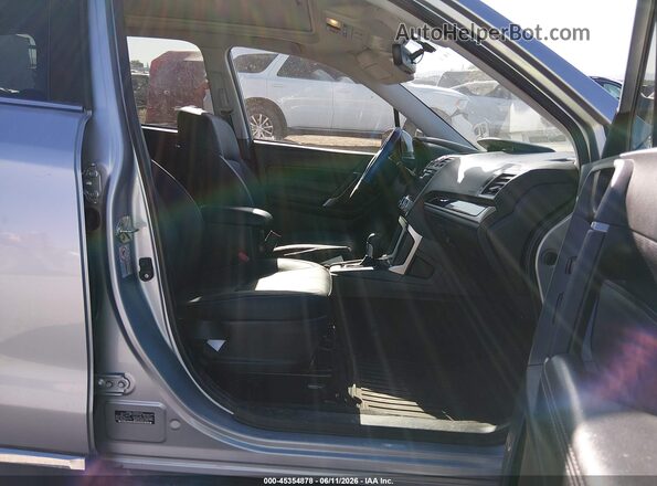 JF2SJAWC4JH556300 2018 SUBARU FORESTER Gray Սալոնի դիմացի տեսք