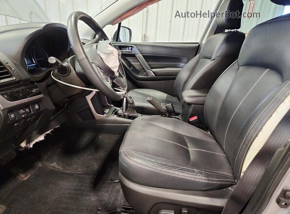 JF2SJAWC5JH427241 2018 SUBARU FORESTER Silver Widok wnętrza z przodu