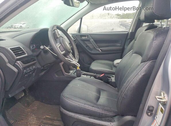 JF2SJAWCXHH583740 2017 SUBARU FORESTER Серебряный Вид салона спереди