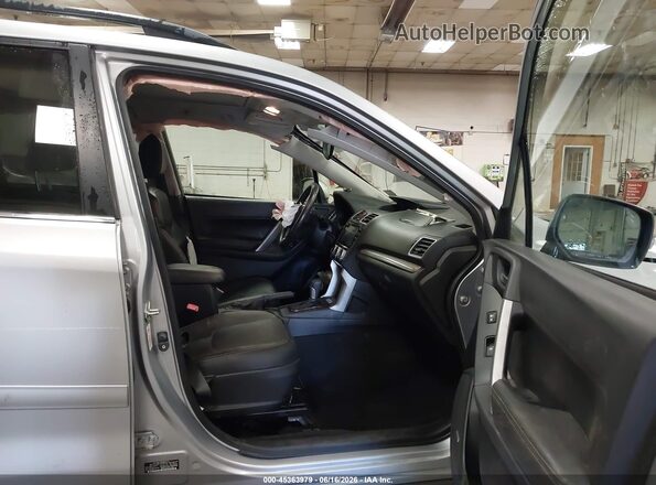 JF2SJAXC7GH496164 2016 SUBARU FORESTER Серебряный Вид салона спереди