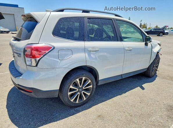 JF2SJGEC2HH575541 2017 SUBARU FORESTER White Հետևի աջ