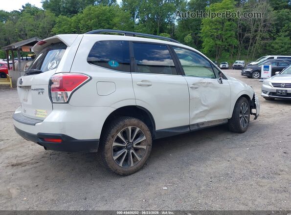 JF2SJGEC6JH567156 2018 SUBARU FORESTER White Tył prawy