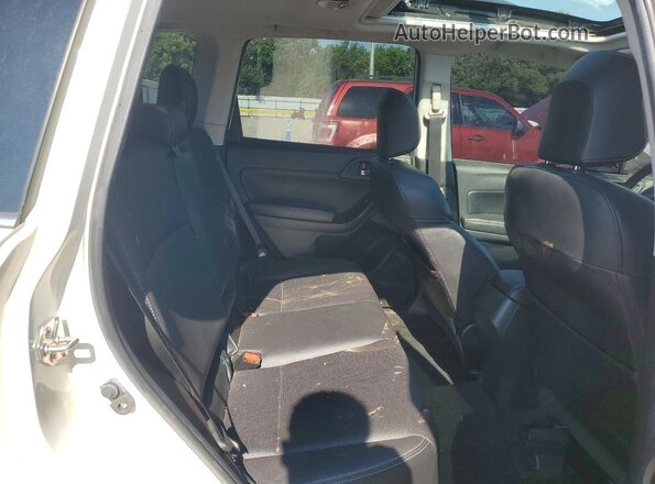 JF2SJGVC4GH476749 2016 SUBARU FORESTER White უკანა სალონის ხედი