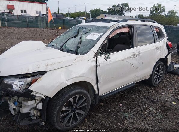 JF2SJGWC9HH488086 2017 SUBARU FORESTER Белый Вид спереди