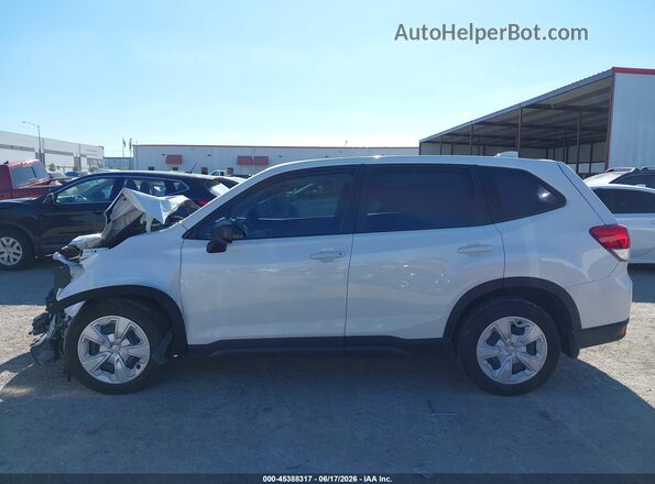 JF2SKAAC1PH413589 2023 SUBARU FORESTER White Вид задньої частини салону