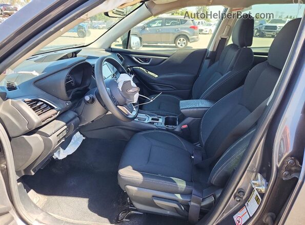 JF2SKAAC3LH418318 2020 SUBARU FORESTER Gray Widok wnętrza z przodu