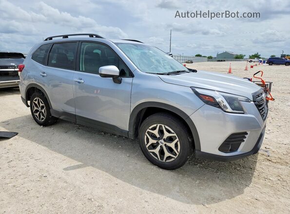 JF2SKADC1RH405314 2024 SUBARU FORESTER Silver 