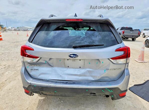 JF2SKADC1RH405314 2024 SUBARU FORESTER Silver 