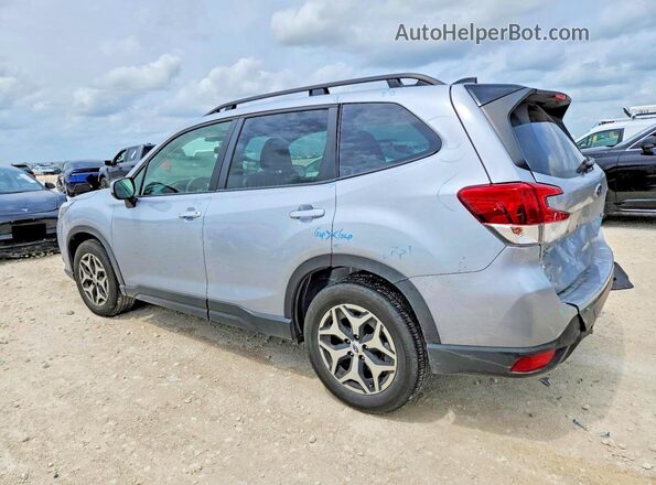 JF2SKADC1RH405314 2024 SUBARU FORESTER Silver 
