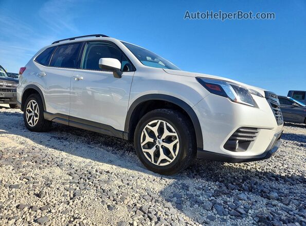 JF2SKADC2RH469393 2024 SUBARU FORESTER White Front right