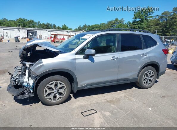 JF2SKADC3NH425462 2022 SUBARU FORESTER Silver სალონის 360-გრადუსიანი ხედი