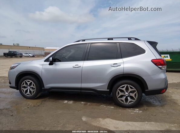 JF2SKADC4RH501227 2024 SUBARU FORESTER Silver სალონის 360-გრადუსიანი ხედი