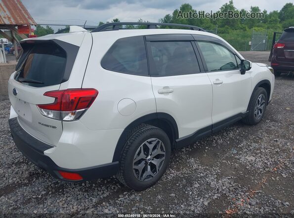 JF2SKADC5PH529583 2023 SUBARU FORESTER White 