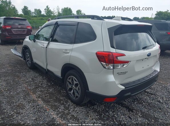 JF2SKADC5PH529583 2023 SUBARU FORESTER White 