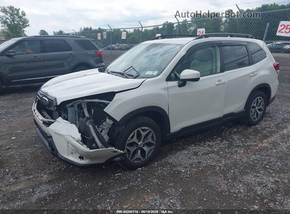 JF2SKADC5PH529583 2023 SUBARU FORESTER White 