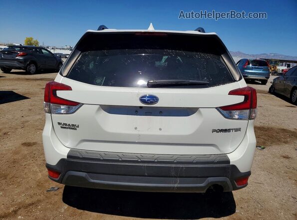 JF2SKADC8NH470509 2022 SUBARU FORESTER White Вид ззаду