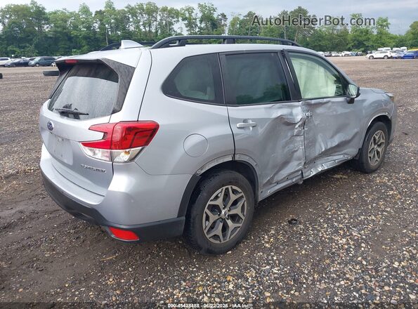 JF2SKAEC2PH526185 2023 SUBARU FORESTER Серебряный Задняя правая четверть