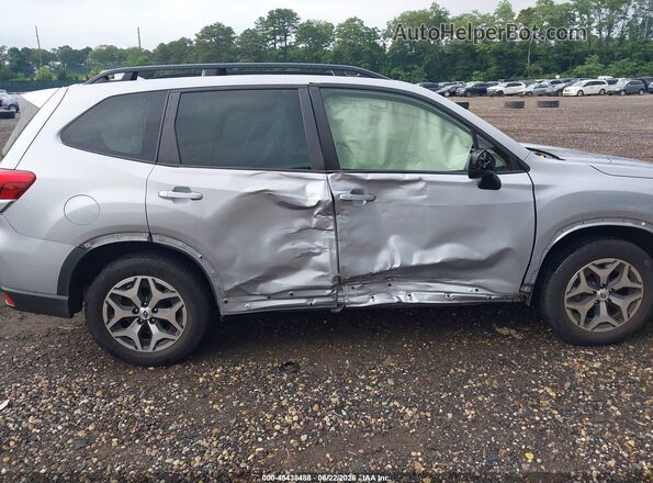 JF2SKAEC2PH526185 2023 SUBARU FORESTER Серебряный Вид задней части салона