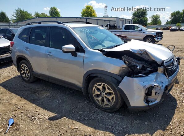 JF2SKAEC5KH407846 2019 SUBARU FORESTER Silver Front right