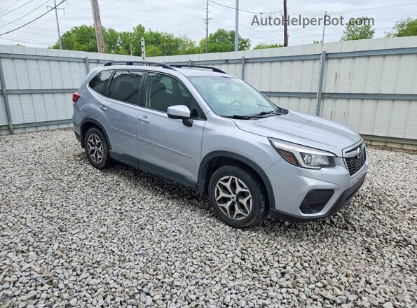 JF2SKAEC6KH417284 2019 SUBARU FORESTER Серебряный Передняя правая четверть