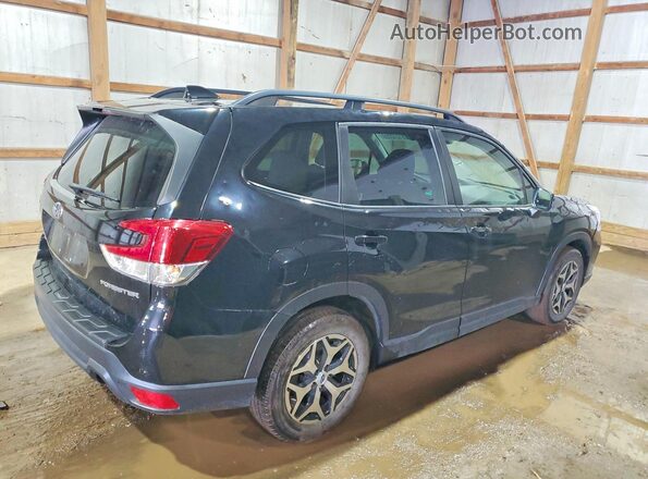 JF2SKAFC6MH468785 2021 SUBARU FORESTER Black Trasero derecho