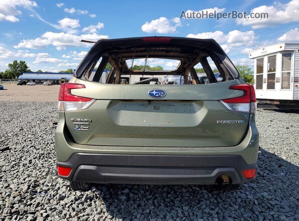 JF2SKAFC7MH425038 2021 SUBARU FORESTER Green Rear view