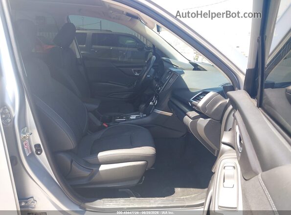 JF2SKAGC2KH576428 2019 SUBARU FORESTER Silver Vista interior delantera