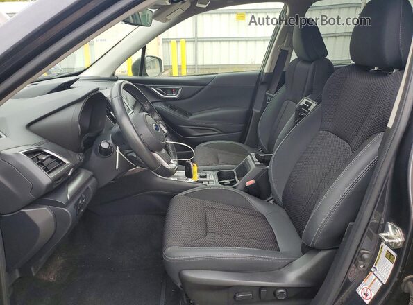 JF2SKAGC3KH461790 2019 SUBARU FORESTER Gray Front interior view