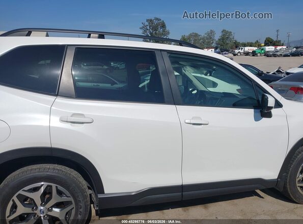 JF2SKAJC0MH452086 2021 SUBARU FORESTER White Rear interior view