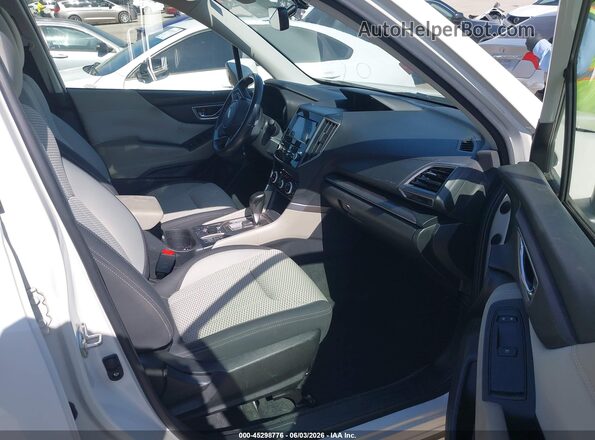 JF2SKAJC0MH452086 2021 SUBARU FORESTER White Front interior view