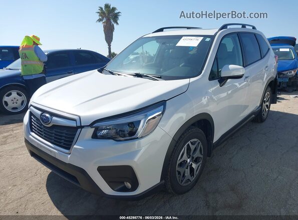 JF2SKAJC0MH452086 2021 SUBARU FORESTER White Front left