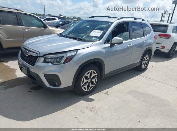 JF2SKAJC2MH468001 2021 SUBARU FORESTER Silver Vista tres cuartos delantera izquierda