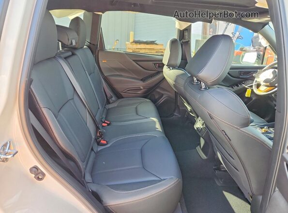 JF2SKAJC2SH404733 2025 SUBARU FORESTER Белый Вид задней части салона