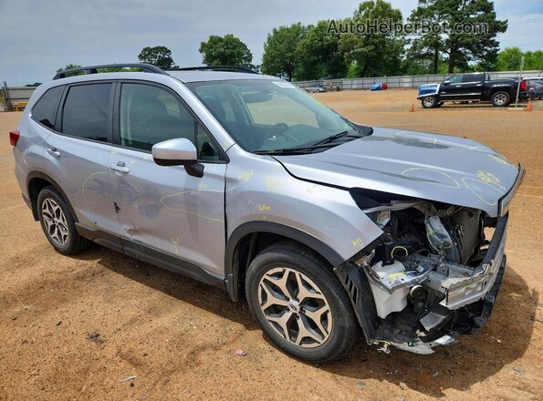 JF2SKAJC6MH494892 2021 SUBARU FORESTER Silver Front right