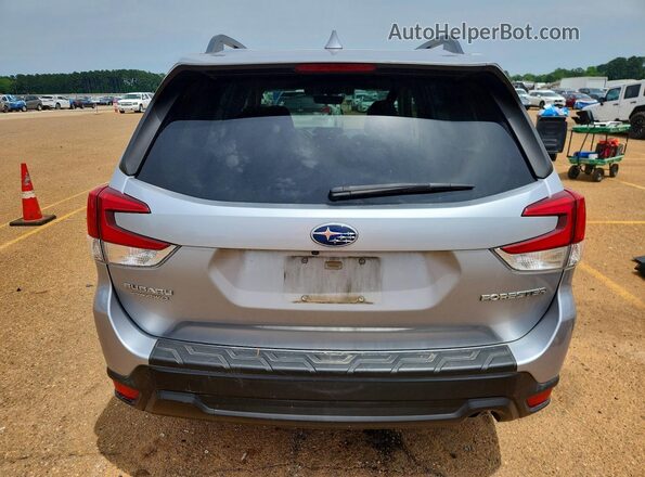 JF2SKAJC6MH494892 2021 SUBARU FORESTER Silver Rear view