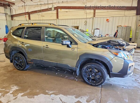 JF2SKAJC6RH434473 2024 SUBARU FORESTER Зеленый Передняя правая четверть