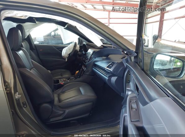 JF2SKAMC0PH477649 2023 SUBARU FORESTER Зеленый Вид салона спереди