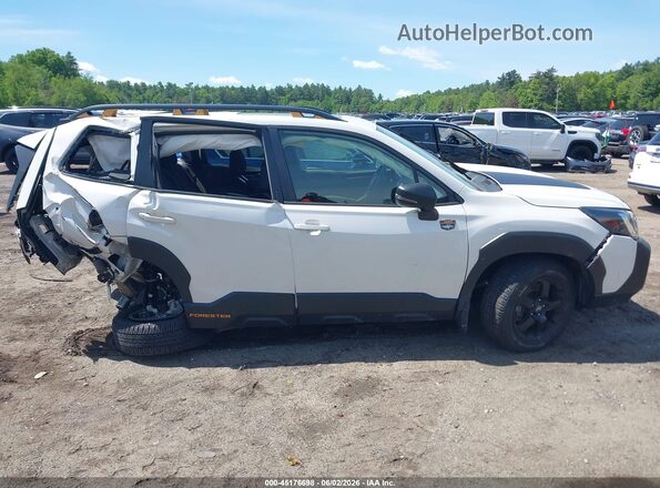 JF2SKAMC2PH551184 2023 SUBARU FORESTER White 360 interior view
