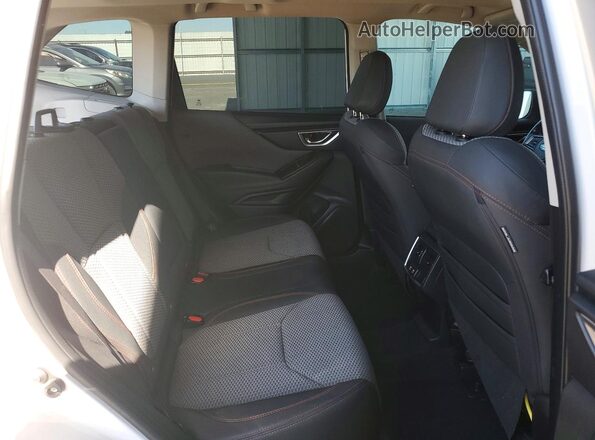 JF2SKAMC5LH565705 2020 SUBARU FORESTER White Rear interior view