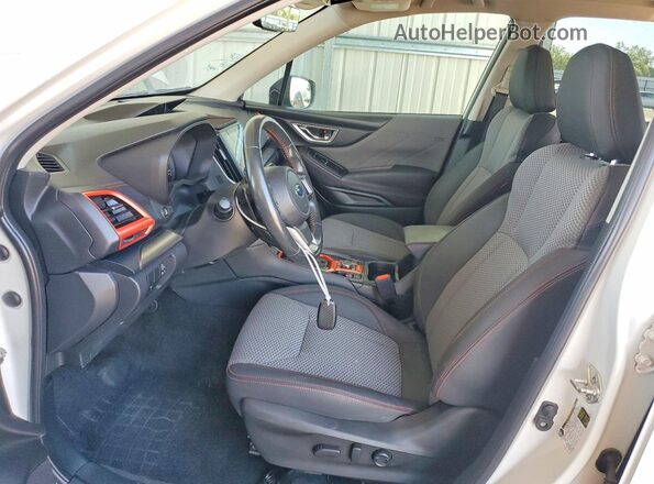 JF2SKAMC5LH565705 2020 SUBARU FORESTER White Front interior view